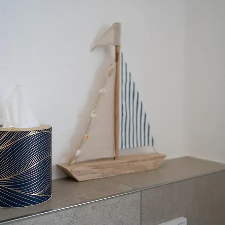 Semesterbostad Strandhaus 2 *